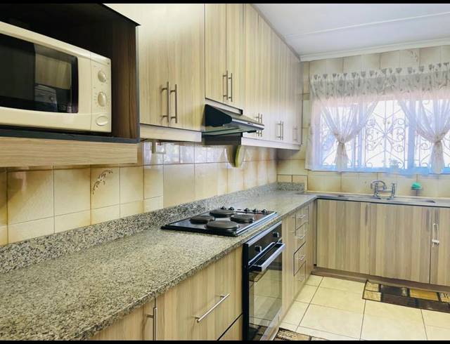 3 BEDROOM HOUSE FOR SALE IN AVOCA